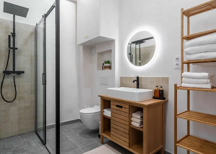 Διαμέρισμα A Modern Renovated Near Metro Line 2