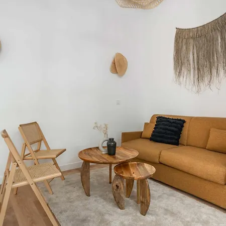 A Modern Renovated Near Metro Line 2 Daire *
