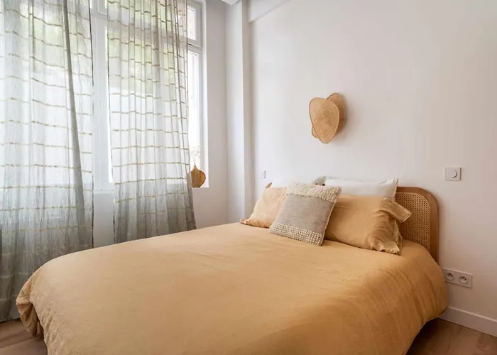 Daire A Modern Renovated Near Metro Line 2 *